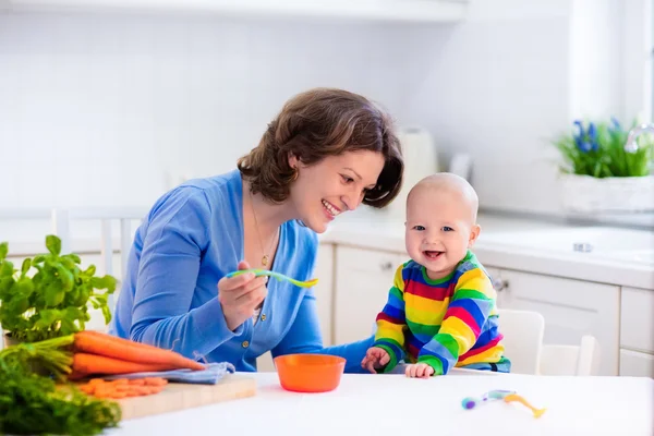 Myths And Facts On Weaning Foods